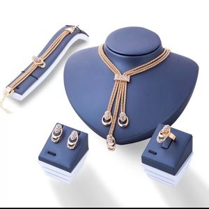 Diamond Flower Earring Ring Bracelet Necklace Pendant 4 PCsSet Jewelry for Women